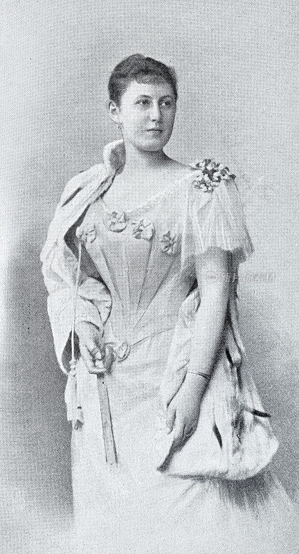 历史摄影:Baroness Armgard von Laur